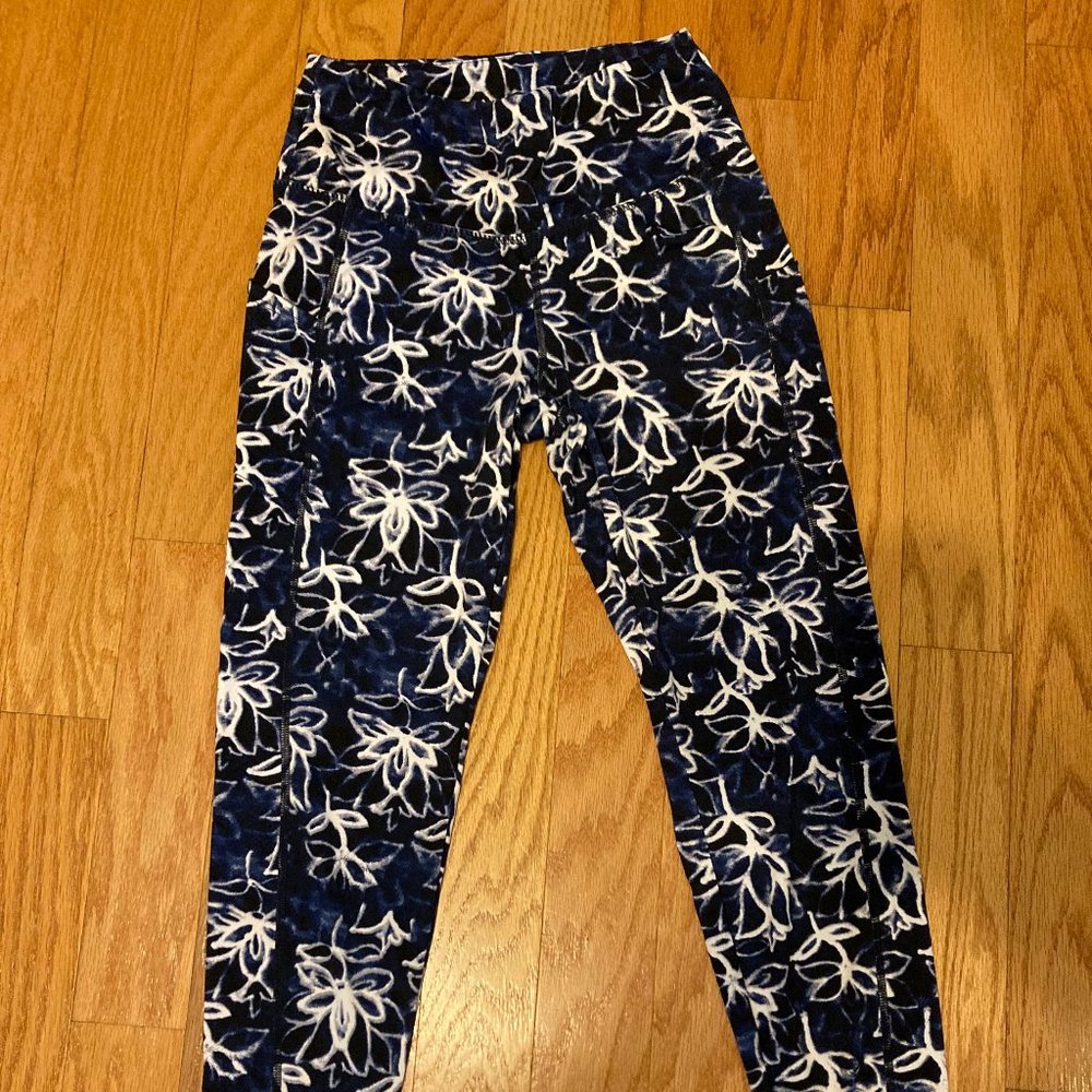Flower patterned capri leggings S